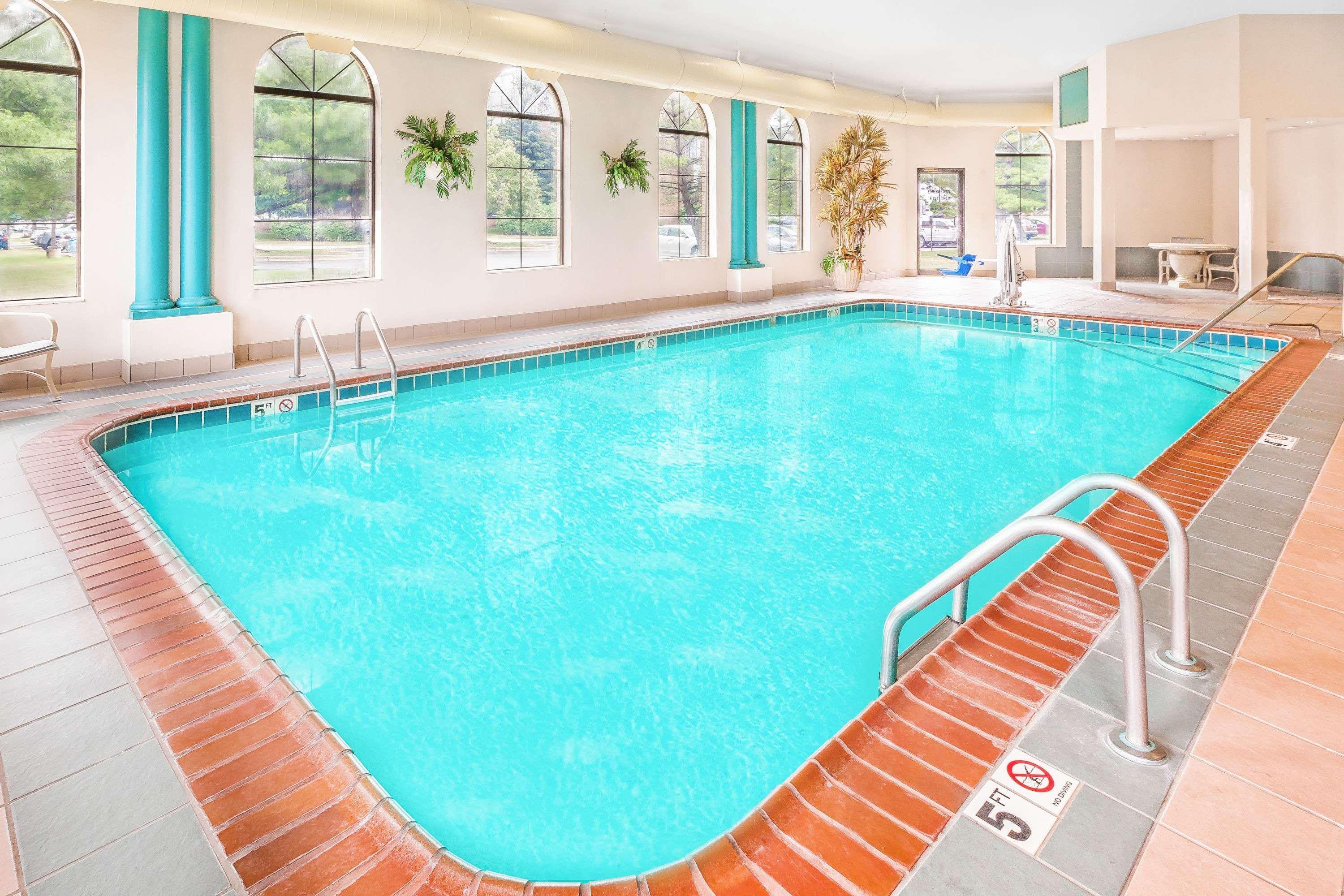 Days Inn & Suites By Wyndham Kalamazoo Zewnętrze zdjęcie