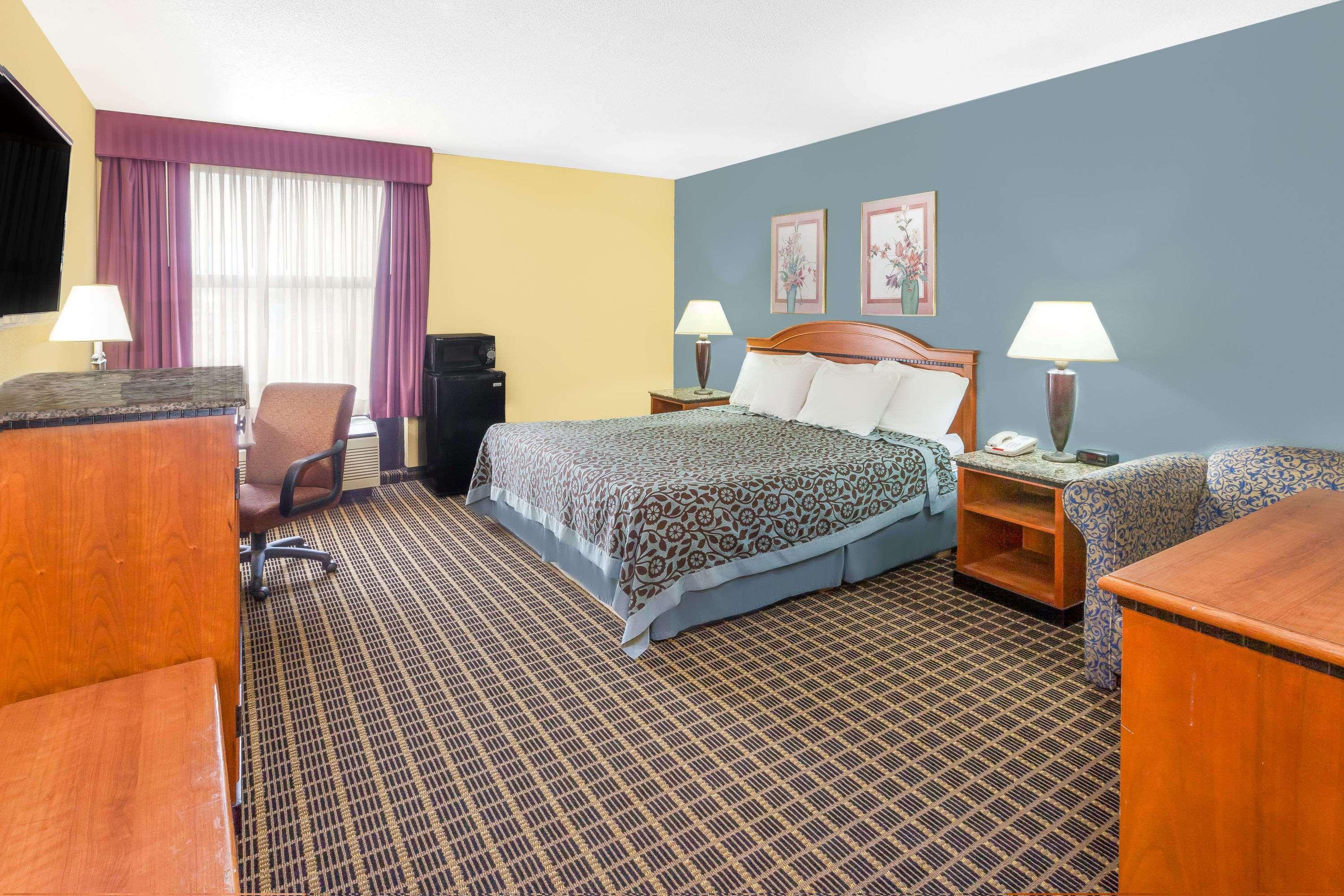 Days Inn & Suites By Wyndham Kalamazoo Zewnętrze zdjęcie